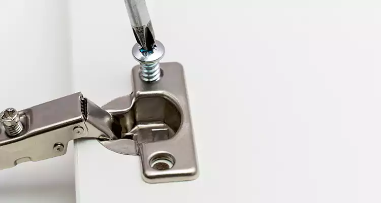 Screen Door Hinge Repair in Melbourne, FL