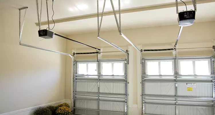 Residential Emergency Garage Door Repair in Melbourne, FL