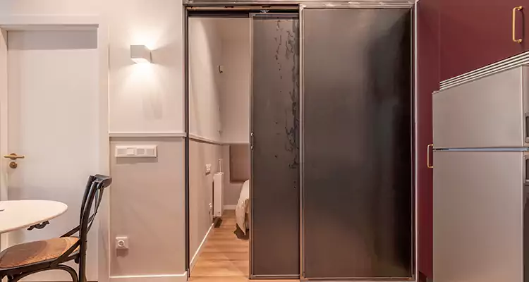 We Fix Closet Sliding Door in Melbourne, FL