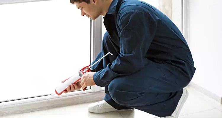 Window Glass Caulk Repair in Melbourne, FL