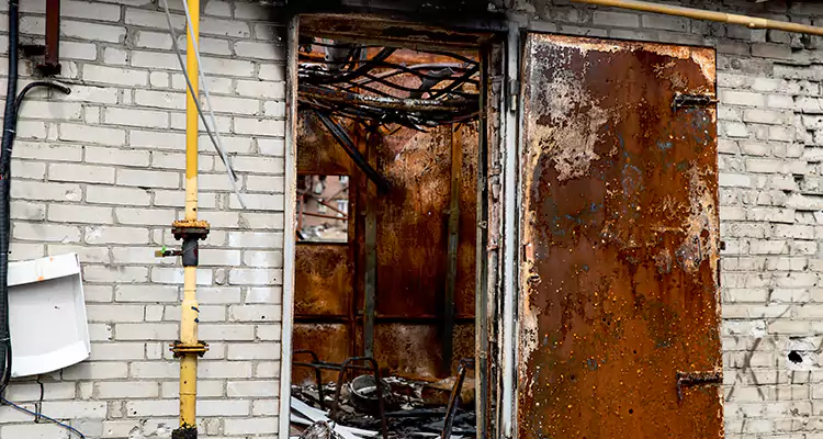 Metal Door Rust Repair in Melbourne, FL