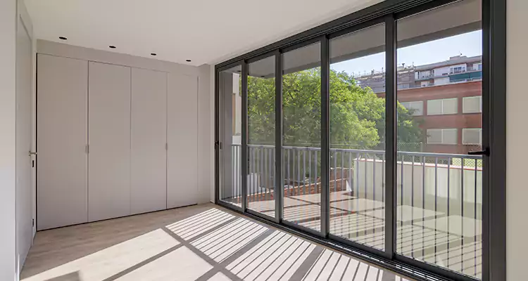 Fix Sliding Screen Door Track in Melbourne, FL